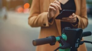 Mobilité urbaine & tech: trottinettes électriques, vélos connectés, applis utiles
